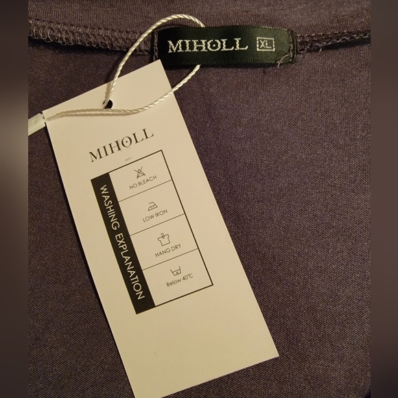Miholl Short Sleeve V-Neck Shirt - Picture 7 of 8